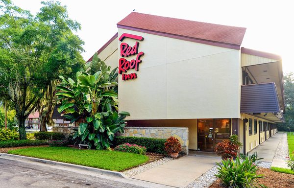 Red Roof Inn Tampa Bay St Petersburg — Property
