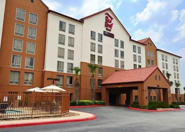 Red Roof PLUS San Antonio Downtown Riverwalk — Property