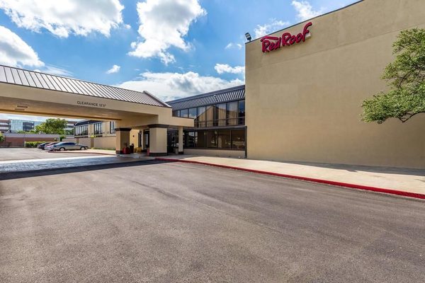 Red Roof PLUS Suites Houston IAH Airport SW — Property