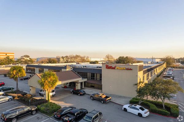 Red Roof PLUS Suites Houston IAH Airport SW — Property