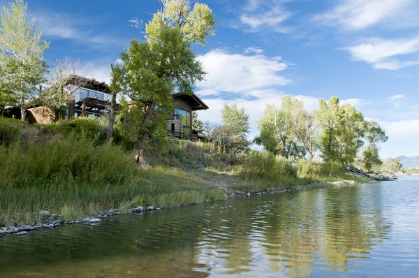 Reedfly Farm Rivers Bend Lodge — Property