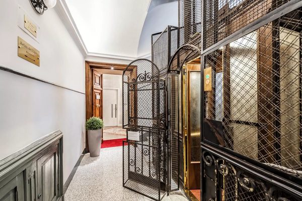 Relais De L Opera — Property
