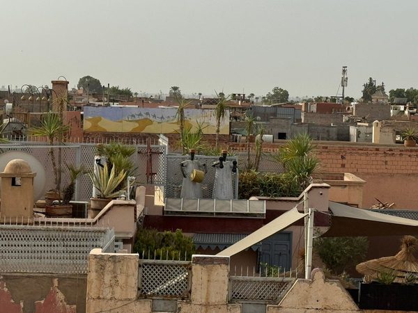 Riad Azahar — Property