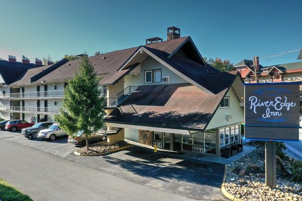River Edge Inn Gatlinburg Tennessee — Property