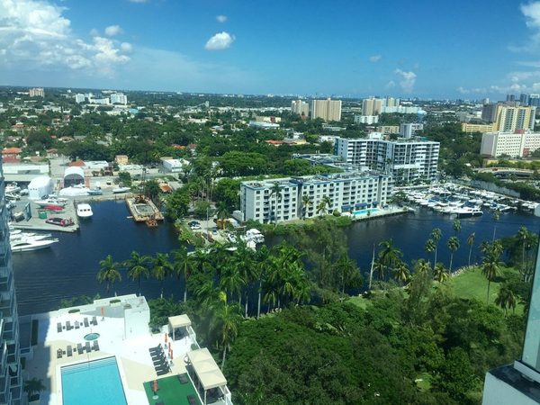 River Oaks Marina Tower Miami Florida — Property