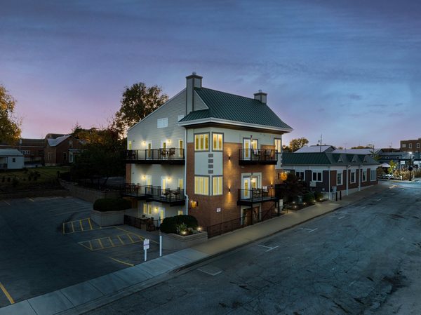 River Sirens Hotel Washington Missouri — Property
