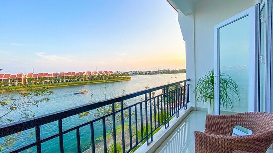 Riverside White House Boutique Hotel — Property