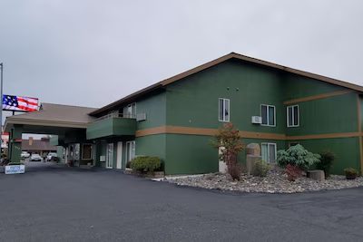 Rivertree Inn Suites — Property
