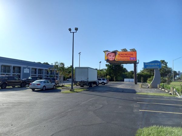 Riverview Inn North Fort Myers Florida — Property