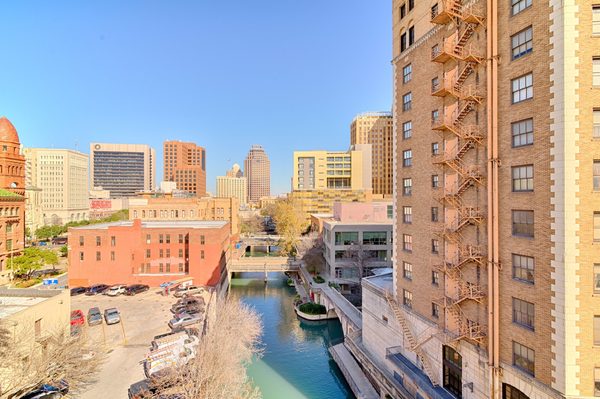 Riverwalk Plaza Hotel San Antonio Texas — Property
