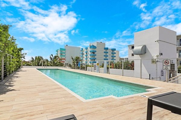 Roami at 250 Collins Miami Beach Florida — Property