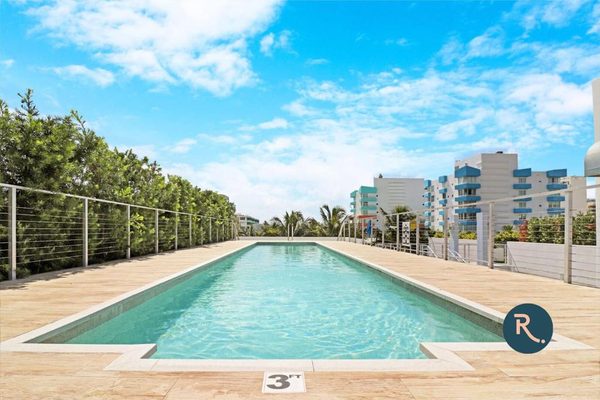 Roami at 250 Collins Miami Beach Florida — Property