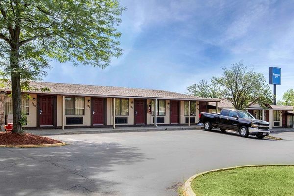 Rodeway Inn — Property
