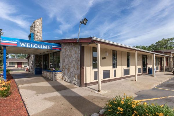Rodeway Inn — Property