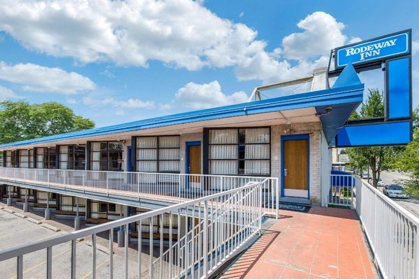 Rodeway Inn Chicago Evanston Chicago Illinois — Property