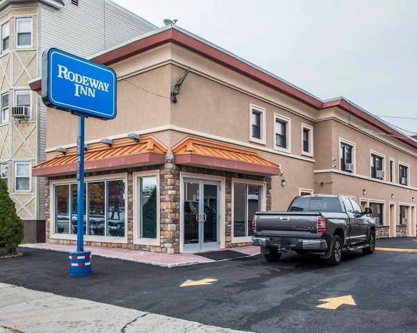 Rodeway Inn — Property