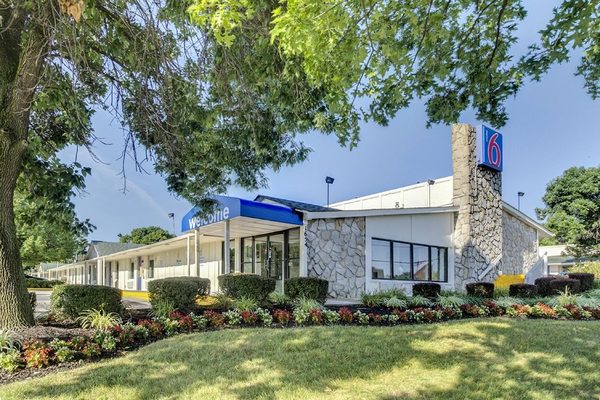 Rodeway Inn — Property