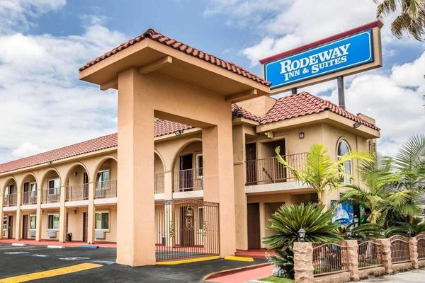 Rodeway Inn Near Melrose Ave Los Angeles California — Property