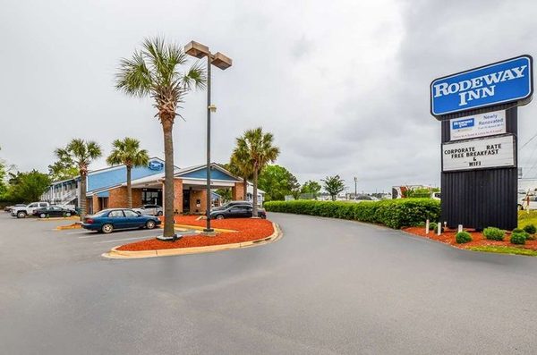 Rodeway Inn — Property