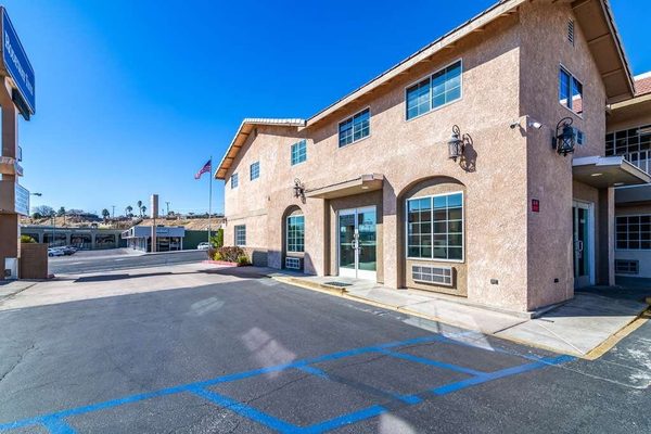 Rodeway Inn On Historic Route 66 Barstow California — Property