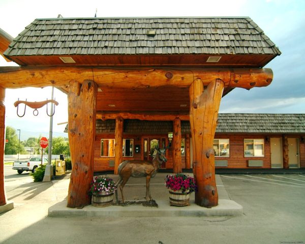Rodeway Inn Pronghorn Lodge — Property