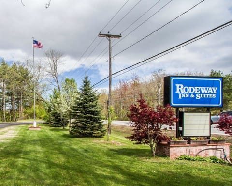 Rodeway Inn Suites Brunswick Near Hwy 1 Brunswick Maine — Property