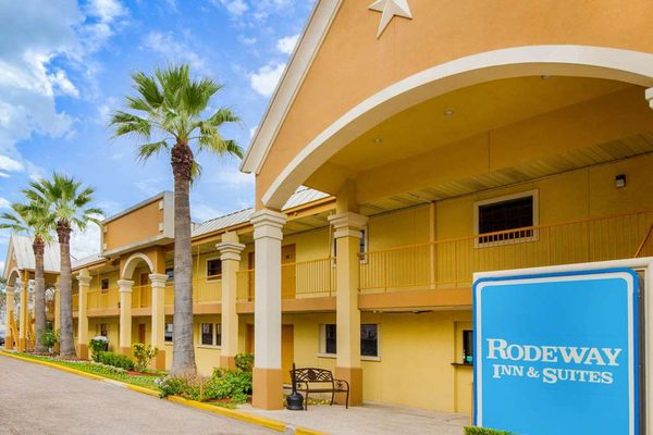 Rodeway Inn Suites Hwy 290 NW — Property