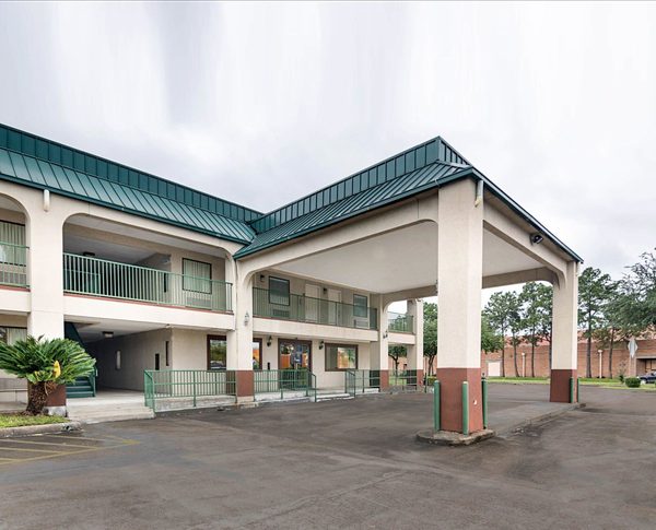 Rodeway Inn Suites Hwy 290 NW — Property