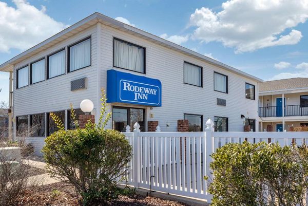 Rodeway Inn Suites — Property
