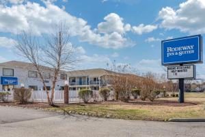 Rodeway Inn Suites — Property