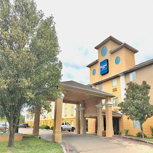 Rodeway Inn — Property