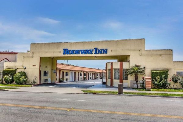 Rodeway Inn — Property