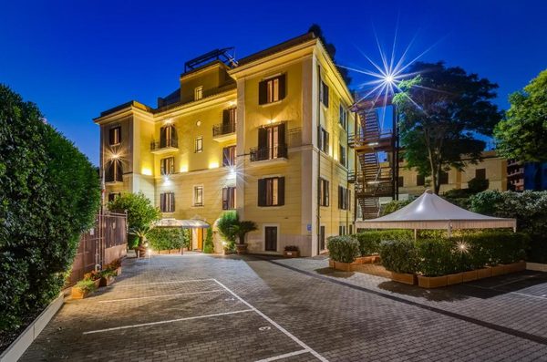 Romoli Hotel — Property