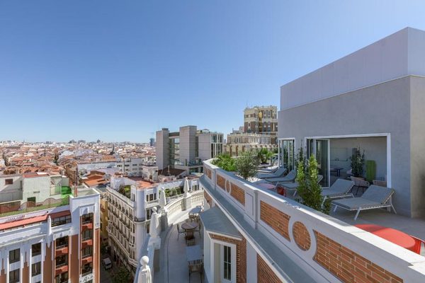 Room Mate Macarena Gran Via — Property
