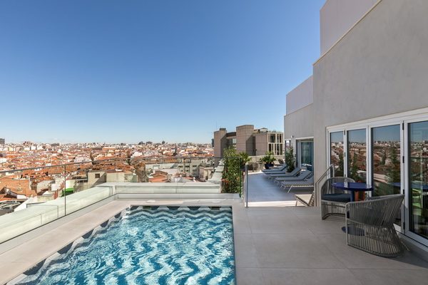 Room Mate Macarena Gran Via — Property