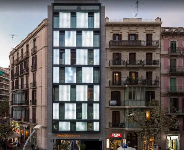 Room Mate Pau Barcelona Catalonia — Property