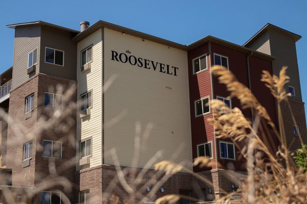 Roosevelt Inn Suites — Property
