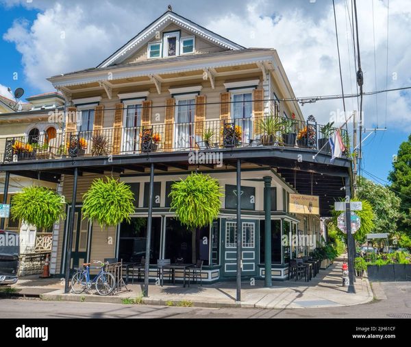Royal Street Inn and R Bar — Property