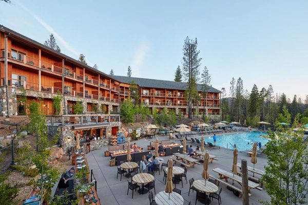 Rush Creek Lodge At Yosemite — Property