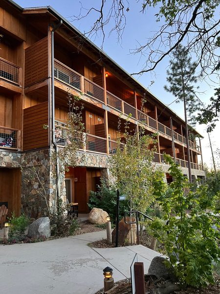 Rush Creek Lodge At Yosemite — Property