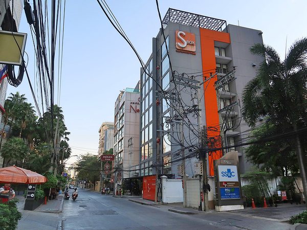 S Box Sukhumvit Hotel — Property