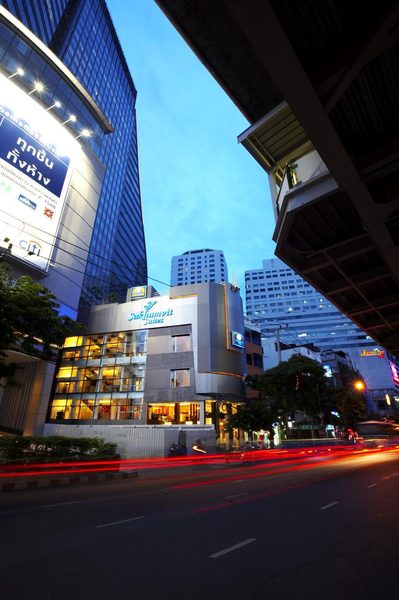 S Box Sukhumvit Hotel — Property