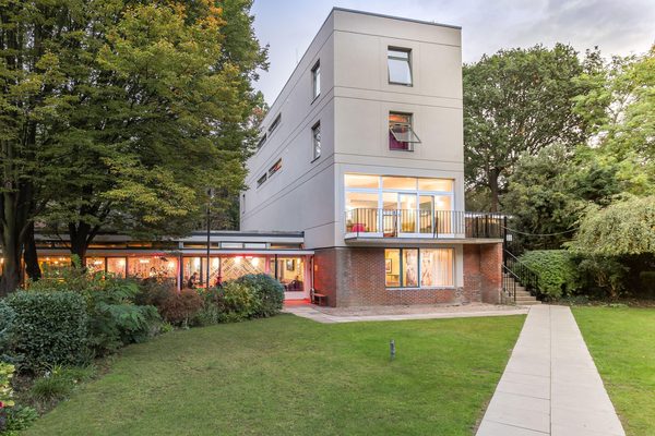 Safestay London Kensington Holland Park — Property