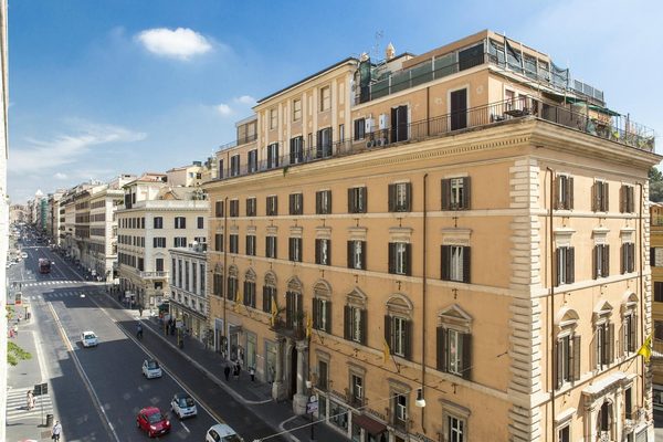Salotto Monti — Property