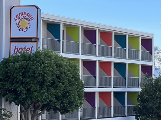 Samesun San Francisco — Property
