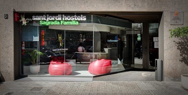 Sant Jordi Hostels Sagrada Familia Barcelona Catalonia — Property