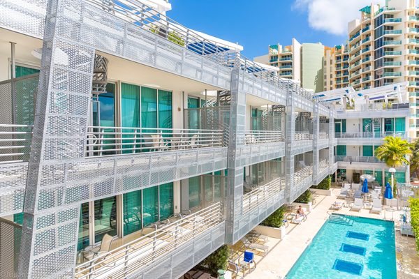 SBV Luxury Ocean Hotel Suites Miami Beach Florida — Property
