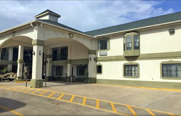 Scottish Inn Suites Reliant Park Six Flags — Property