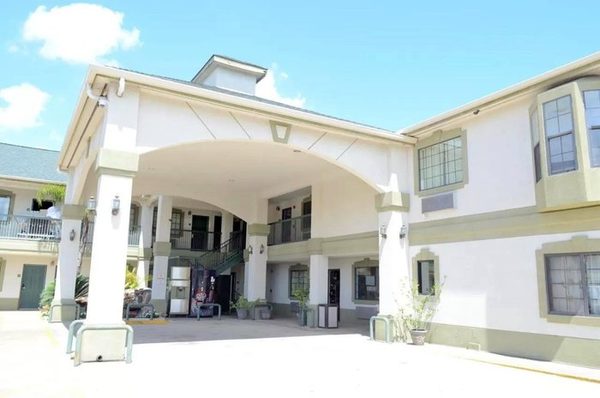 Scottish Inn Suites Reliant Park Six Flags — Property