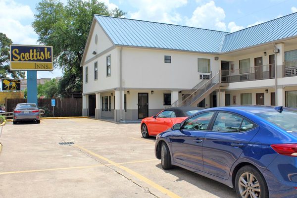 Scottish Inn Westcott — Property